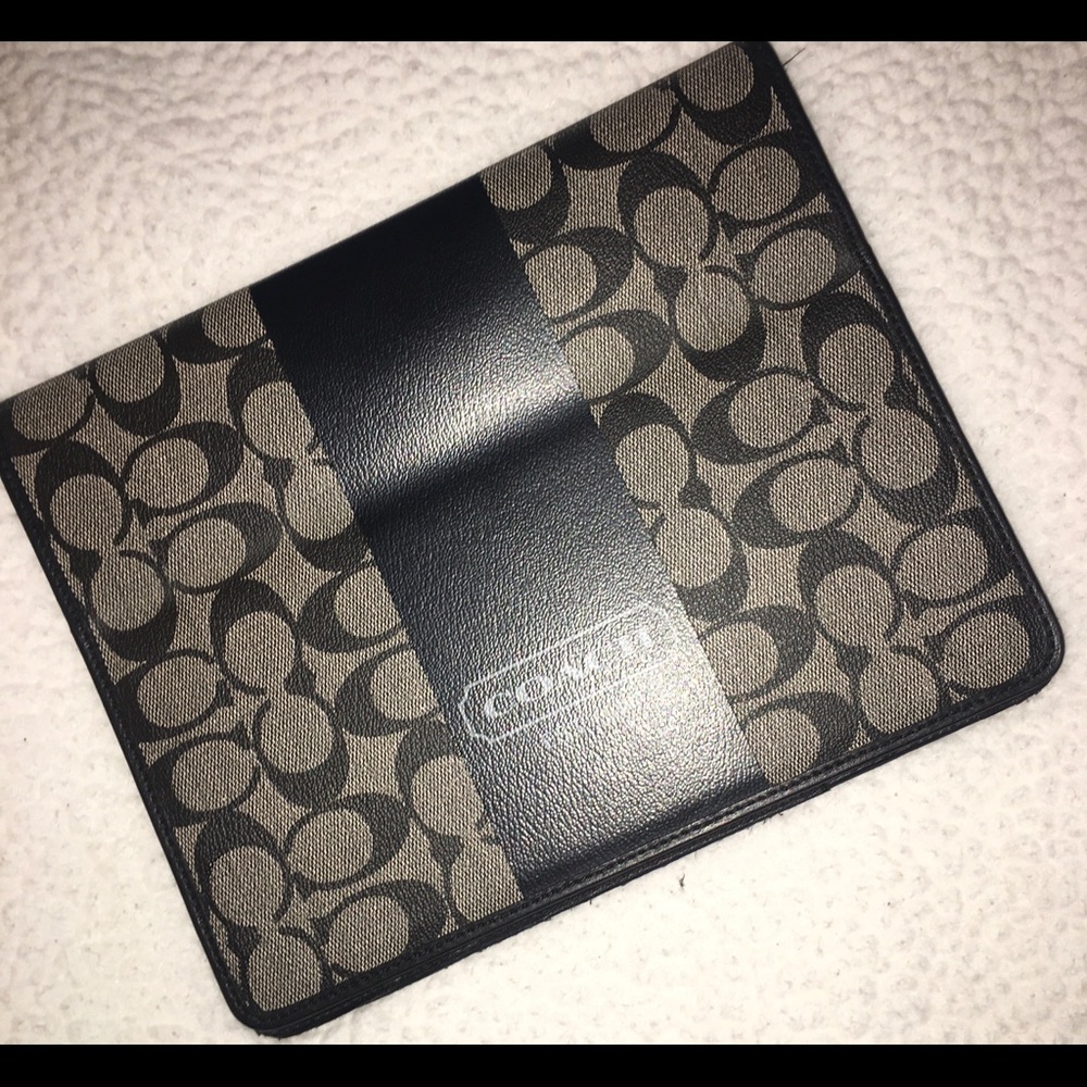 🦋SIGNATURE BLACK COACH IPAD CASE🦋